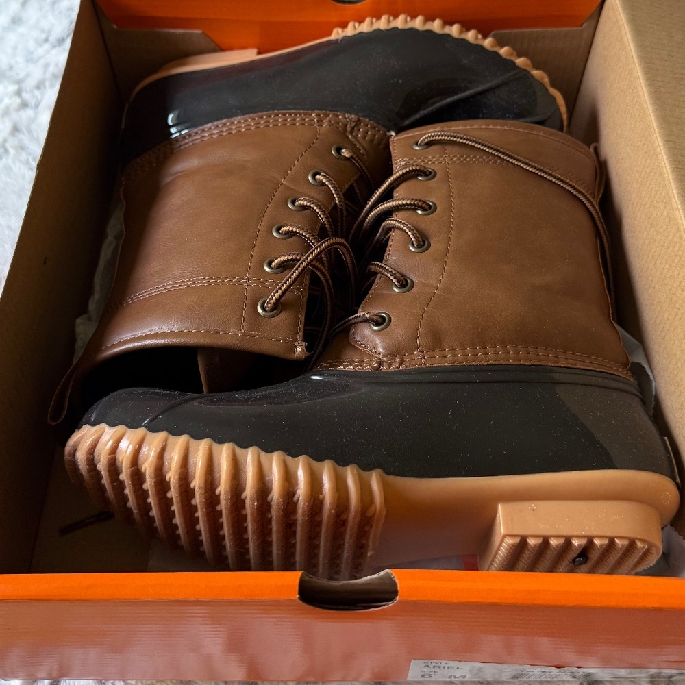 Duck boots